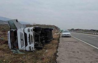 Gaziantep’te kontrolden çıkan tanker yan yattı