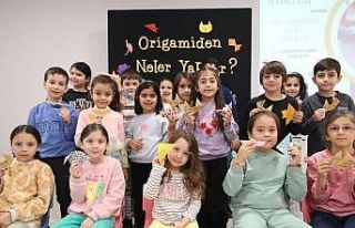 Gebzeli anne ve çocuklar origami atölyesine katıldı