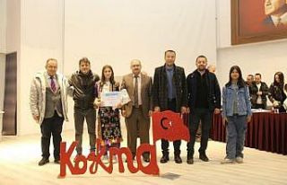 Gedizli öğrencilerden İstiklal Marşı yarışmasında...