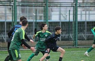 Gemlik Belediyespor farklı galip