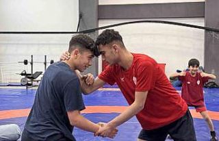 Genç güreşçi Ecvet Aracı Türkiye şampiyonasına...