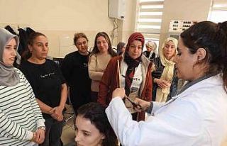 Genç kızlar kuaförlük kursu ile meslek sahibi...