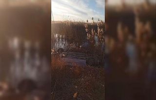 Gezintiye çıkan çiftin aracı Fırat Nehri’ne...