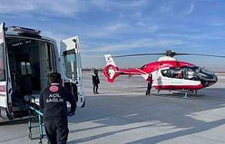 Göğüs ağrısı çeken hasta, ambulans helikopter...