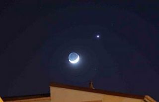 Gökyüzünde buluşan hilal ve yıldız görsel şölen...