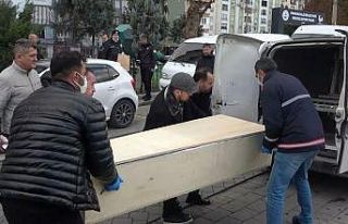 Günlerdir haber alınamayan yaşlı adam evinde ölü...