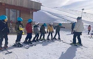 Hakkari’de geleceğin kayakçıları yetiştiriliyor