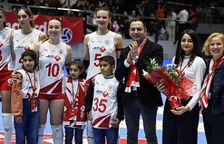 Hayallerini fileyle ören çocuklar İzmir’de