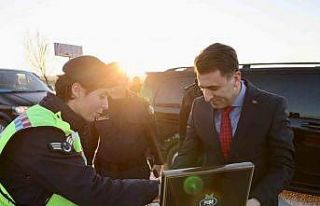 Herkes tatil yaparken, onlar görevinin başında