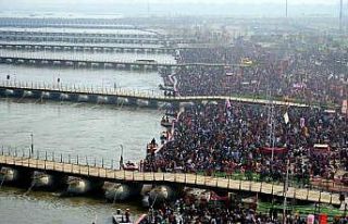 Hindu festivalinde izdiham: 17 ölü