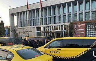 İBB önünde taksici eylemi: "Bütün esnafımız...