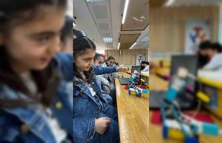 Iğdır’da öğrenciler robotik kodlama eğitimi...