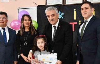 İlkokul 1. sınıflarda yeni dönem başladı: Öğrenciler...