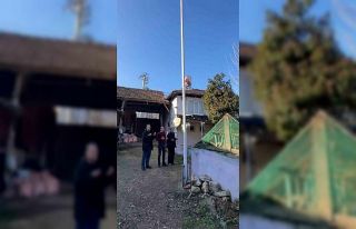 İnegöl’de bir evin bahçesinde şehit mezarları...