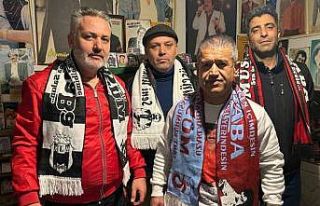 İzmir’de Müslüm Gürses hayranlarından Rasim...