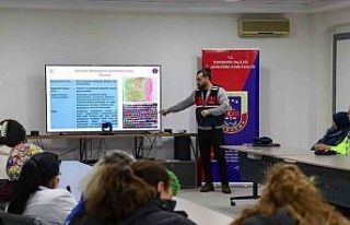 Jandarma ekiplerinden firma çalışanlarına seminer