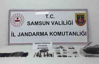 Jandarma ekiplerinden kaçak silah imalathanesine...