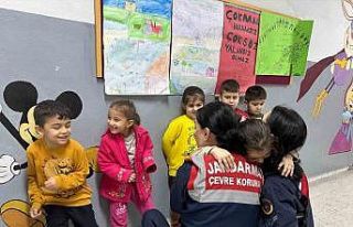 Jandarma öğrencilere doğa sevgisini anlattı