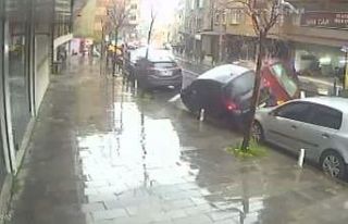 Kağıthane’de tümsekten geçerken araçlara çarpan...