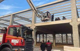 Kahramanmaraş’ta inşaattan düşen 2 işçi yaralandı