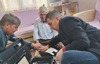 Kale’de 14 yaşlı vatandaşın kimlik yenileme...