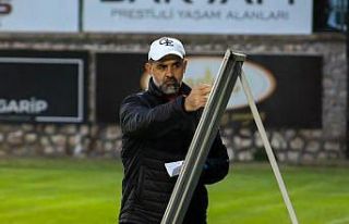 Karacabey Belediyespor Teknik Direktörü Cihan Erdil...