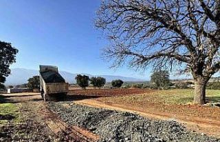 Karacasu’da yol çalışmaları devam ediyor