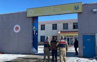 Kars’ta 4 yıl hapis cezası bulunan 2 kişi yakalandı