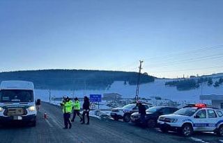 Kars’ta jandarma, şok yol uygulamalarını sürdürüyor