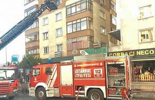 Kartal’da çatı yangını
