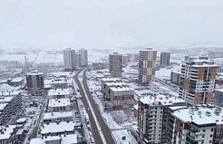 Kastamonu’da kar yağışı şehir merkezini beyaza...