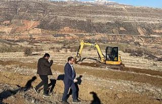 Kaymakam Partal, ağaçlandırma çalışmalarını...