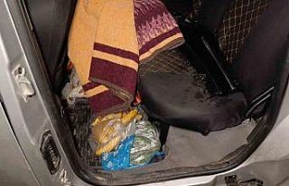 Kaza yapıp bırakıp gittiği araçtan içki şişesi...