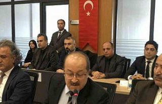 Kazaların meydana geldiği 4 şeritli yol refüjle...