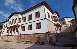 KBÜ’de ’Kent Tarihi ve Eğitim Müzesi’ne destek