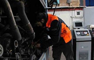 Kendi otobüslerini kendileri tamir ediyor