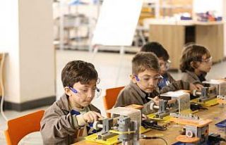 Kepez Belediyesi’nden çocuklara bilim dolu tatil