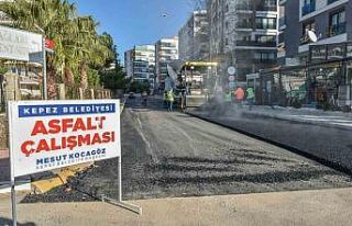 Kepez’de altyapı kazıları sebebiyle bozulan asfalt...