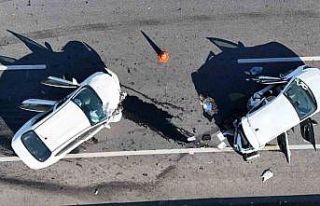 Kırıkkale’de çarpışan otomobiller hurdaya döndü:...