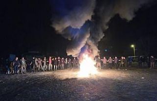 Kış mevsiminde iç ısıtan şenlik: Köy meydanında...