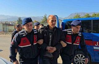 Komşusunu öldüren şahıs cezaevinde hayatını...