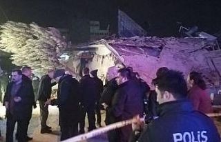 Konya’da 4 katlı bina çöktü