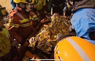 Konya’da çöken bina enkazından 2 kişi sağ olarak...