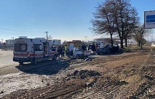 Konya’da otomobil ile pikap çarpıştı: 5 yaralı