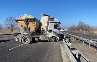 Konya’da tırlar çarpıştı: 1 yaralı