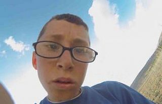 Köydeki çocukların düşen dron şaşkınlığı...