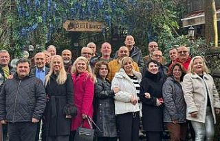 Lise arkadaşları 40 yıl sonra buluştu