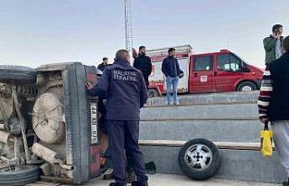 Malatya’da kontrolden çıkan Tofaş devrildi