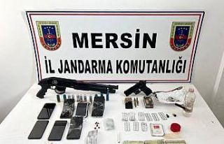 Mersin’in ilçelerinde 10 uyuşturucu taciri yakalandı