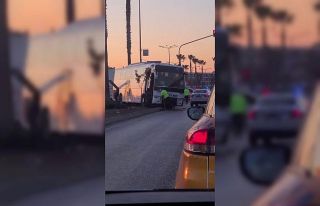 Metro Turizm yolcu otobüsü otomobil ile çarpışıp...